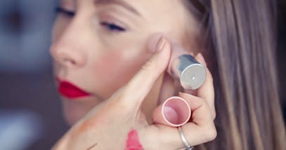 Highlighting: trucco illuminante per il viso