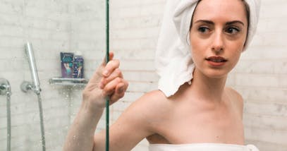 Le 6 abitudini di bellezza da avere sotto la doccia