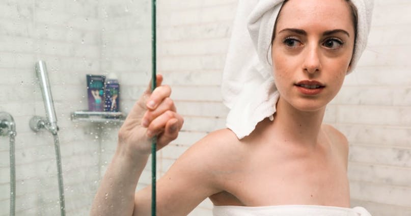 Le 6 abitudini di bellezza da avere sotto la doccia