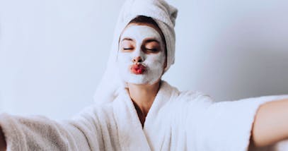 Skincare routine per pelle grassa: tutti gli step da seguire