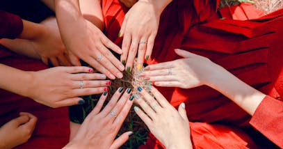 Tendenze unghie: colori e forme imperdibili per l’autunno 2019