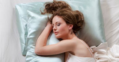 Federa di seta, benefici per pelle e capelli