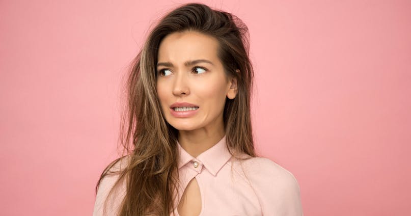 7 effetti dello stress su pelle e capelli e come evitarli