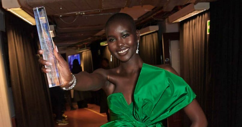 Woman Inspiration: Adut Akech dai campi profughi oggi è la modella dell’anno