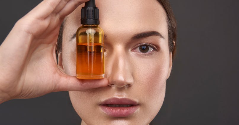 Olio viso: cos’è e come usarlo? Tutti i prodotti da conoscere