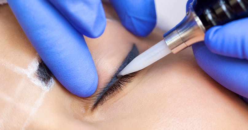 La guida completa all’eyeliner semipermanente