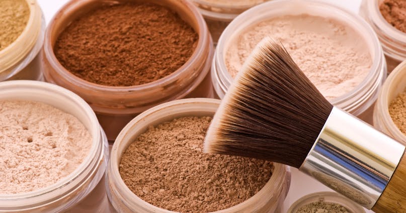 Fondotinta minerale: perché sceglierlo e come si applica