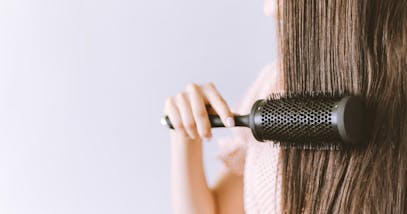 Laminazione capelli e lucidatura: il procedimento per farlo a casa