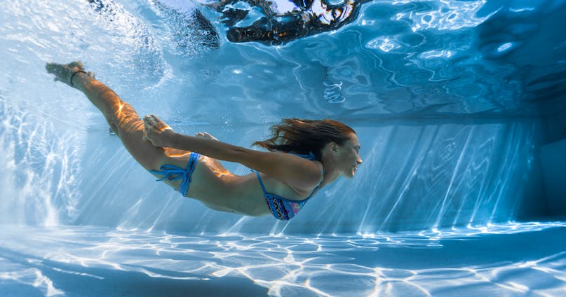 Esercizi in acqua per contrastare la cellulite: i 4 più efficaci