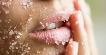 Scrub per labbra: 8 ricette naturali