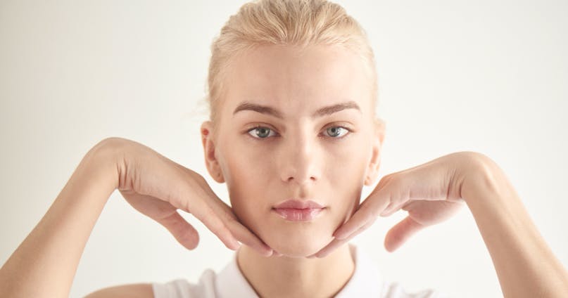 Ginnastica facciale: pochi minuti al giorno, e le rughe si levano di torno…