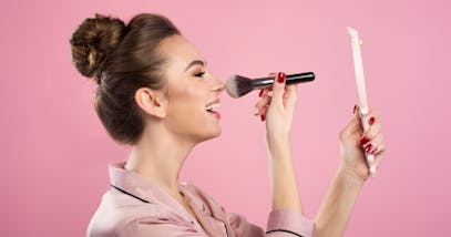 Come truccare diversi tipi di naso: tutorial, prodotti e consigli