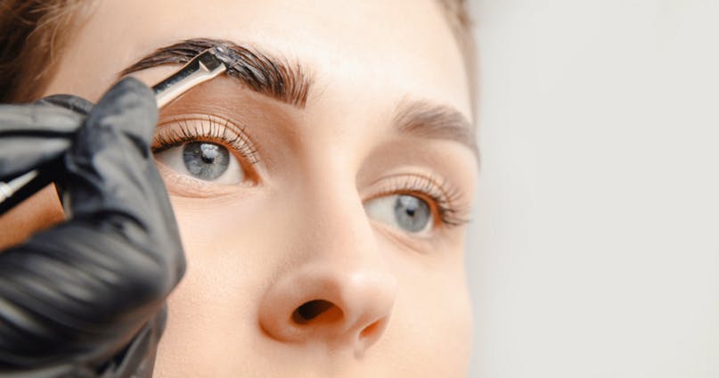 Hennè sopracciglia: i consigli e il procedimento per un colore perfetto