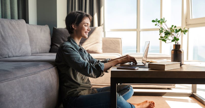 Trucco da videochiamata: consigli beauty a prova di Zoom