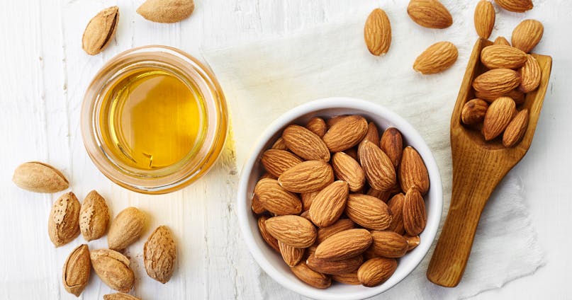 Olio di mandorle: gli infiniti usi e le proprietà di bellezza