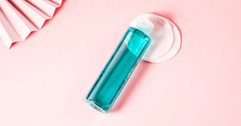 Tonico viso: come si usa, a cosa serve e 3 ricette naturali