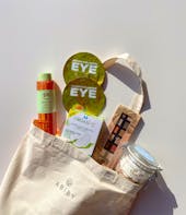 We Are Strong! We Are Blooming! Celebriamo la Donna e lo Sbocciare della Primavera con la Box di Marzo!